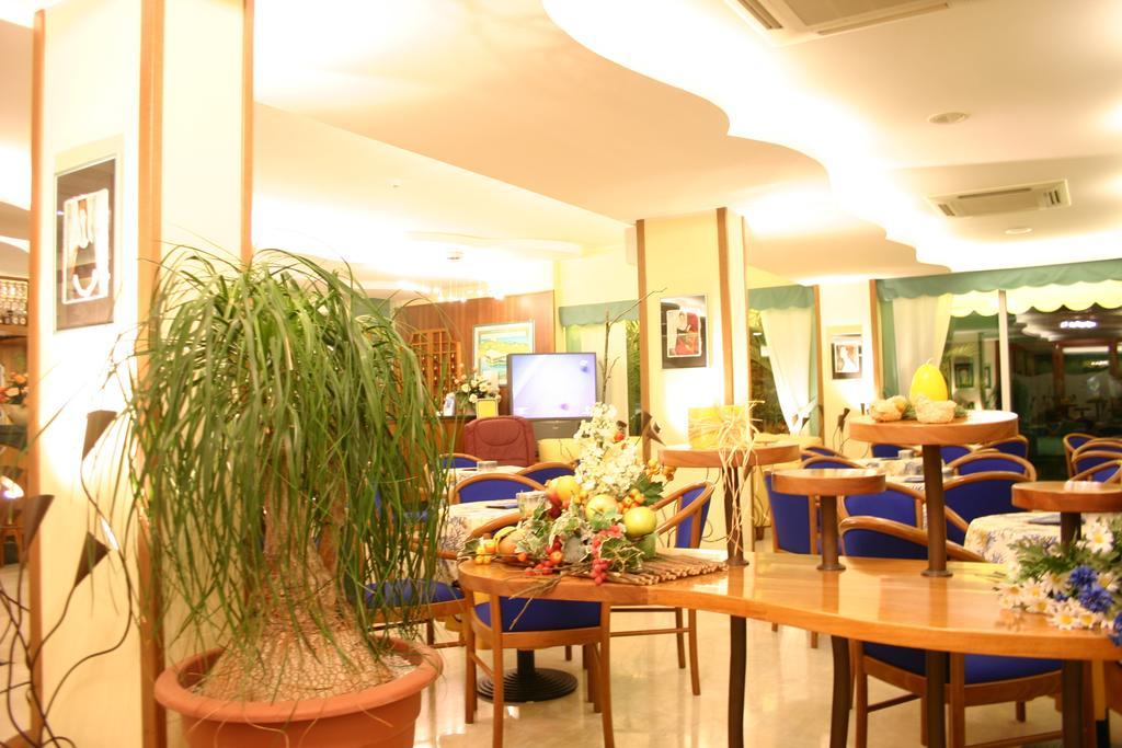 Hotel Al Prater Lignano Sabbiadoro Luaran gambar