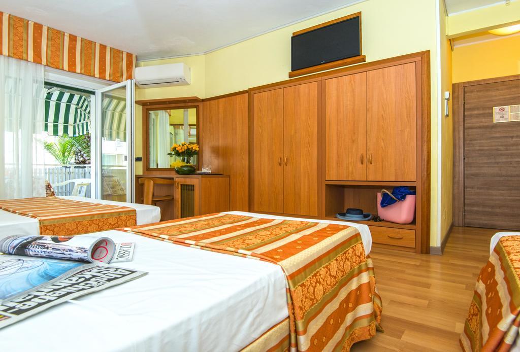 Hotel Al Prater Lignano Sabbiadoro Luaran gambar