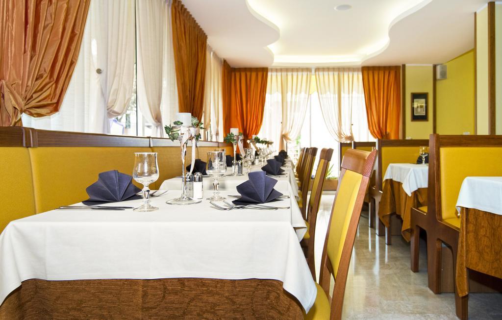 Hotel Al Prater Lignano Sabbiadoro Luaran gambar
